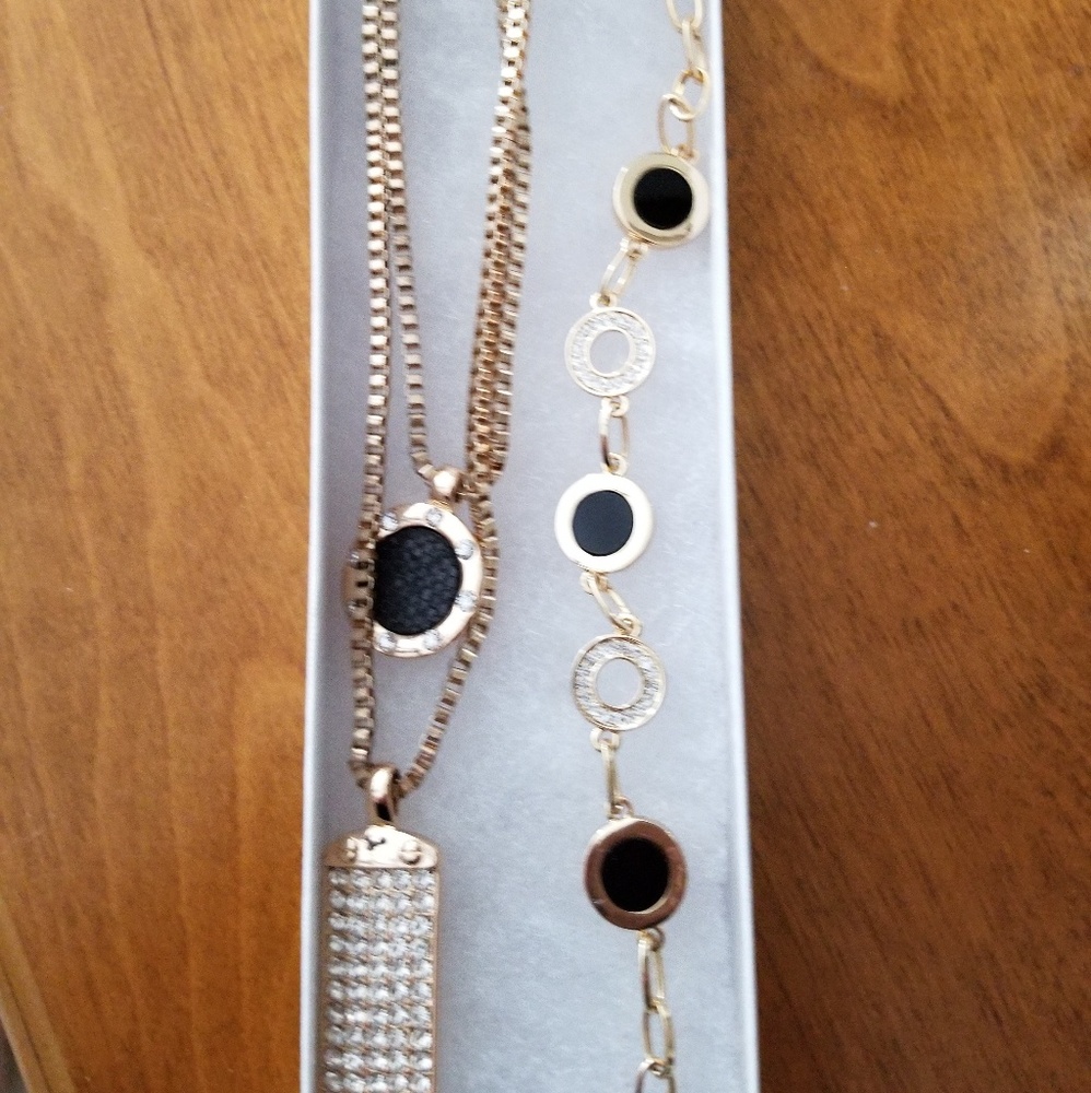 Necklace and matching bracelet,